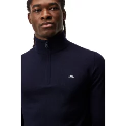J.Lindeberg Kian 2.0 Tour Merino 1/2 Zip Golf Sweater GMKW06357 -Golf Bags shop GMKW06357 6855 006 Web 150dpi PhotoRoom